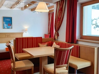 F_Wohnzimmer_juniorsuite_4_WZ