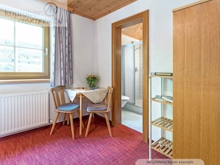 ApartChristine_ann6_WZ