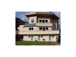 Hausansicht Sommer- Garten