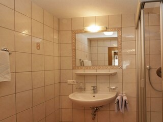 Doppelzimmer Standard 1 - Badezimmer
