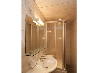 Familienzimmer - Bad