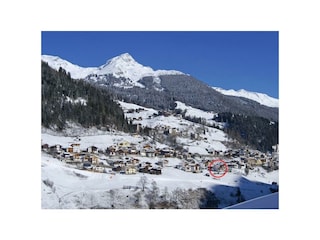 Ortsansicht mit Haus