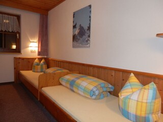 Schlafzimmer 1