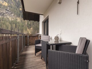 Appartement Alpenrose_Balkon mit Bergblick