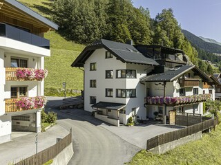 Apartments Zu?rcher Kappl Außen Sommer_9