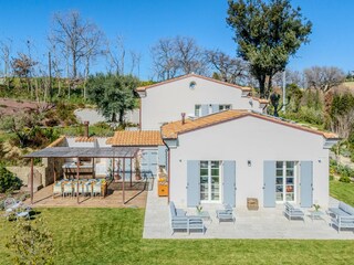 Villa Lido di Fermo Outdoor Recording 4