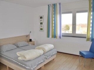 Schlafzimmer 1