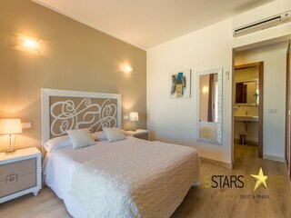 Villa Sant Jordi Features 14