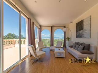 Villa Sant Jordi Features 50