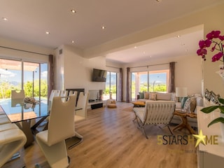 Villa Sant Jordi Features 15