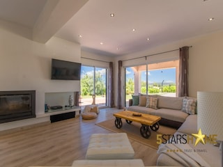 Villa Sant Jordi Features 16