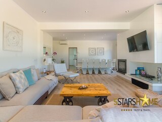 Villa Sant Jordi Features 41