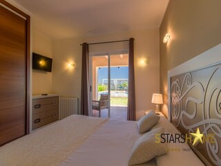 Villa Sant Jordi Features 22