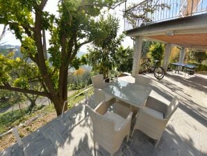 Holiday house Schönes Ferienhaus mit Swimmingpool in Massarosa - Corsanico-Bargecchia - image1