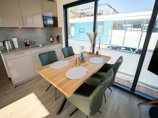 House boat Boffzen Features 25