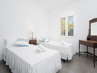 Holiday house S'Illot Features 24