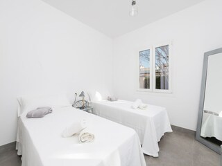 Holiday house S'Illot Features 27