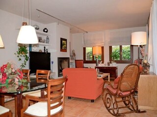 Villa Peratallada Features 10