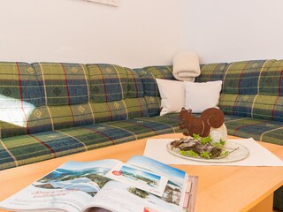 gemütliche Couch im Wohnzimmer