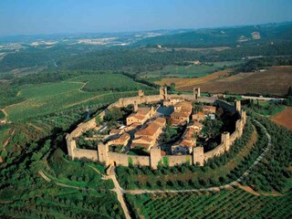 MONTERIGGIONI AT 4 KM FROM US