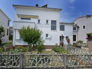 Holiday house Zimmer in einer Wohnung in Porec - Spadici - image1