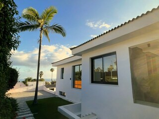 Upper garden with parking spaces