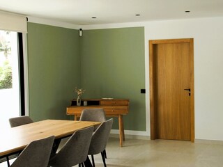 Dining room / Desk / Door to upper bathroom