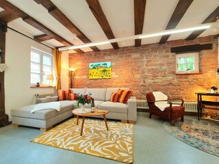 Große Couch für gemütliche Stunden