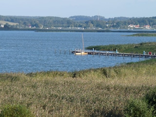 Wenige Schritte entfernt das Achterwasser