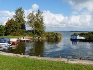 kleiner Yachthafen in Balm