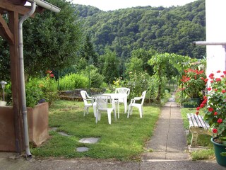 Hof mit Sitzmöglichkeit