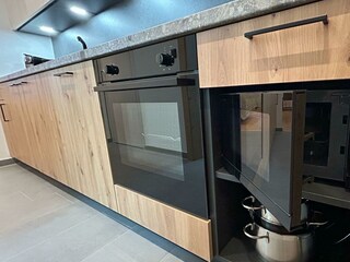 Küche mit Mikrowelle