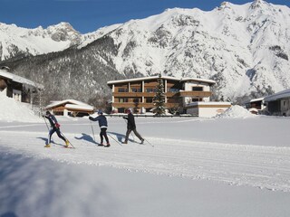 Loipe direkt vor dem Haus