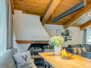 Wohn-Essbereich mit Kamin