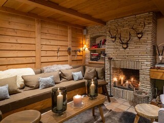 Lounge & Bar