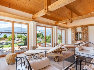 Ruheraum mit Gartenblick