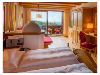 Südzimmer II mit Weitblick auf die Berge