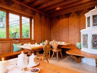 Frühstücken in der Gotischen Zirbenstube