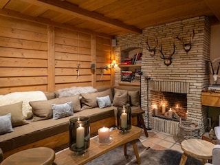 Lounge & Bar