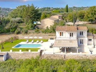 Villa Valbonne Features 18