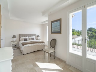 Villa Valbonne Features 28