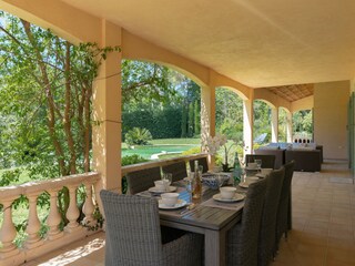 Villa Valbonne Features 3