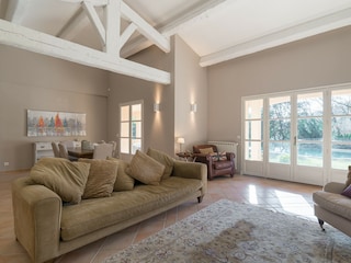 Villa Valbonne Features 4