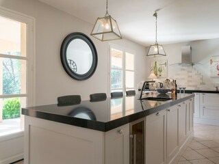 Villa Valbonne Features 10