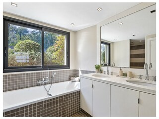 Villa Valbonne Features 16