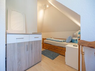 Schlafzimmer 2 im OG mit 1 Einzelbett