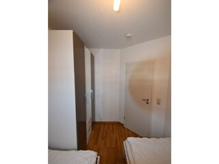 Kleiderschrank im Kinderzimmer