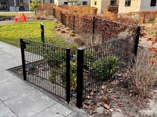 Grundstück komplett eingezäunt