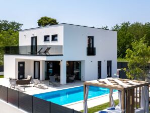 San Mar Luxury Villa