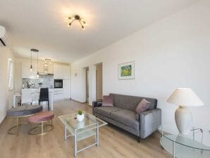 Apartment Ferienwohnung mit privatem Außengarten - Rabac - image1